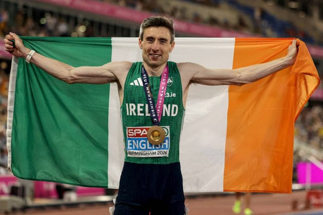 2026 European Athletics Championships, Alexander Stadium, Birmingham, England 13 8 2026 Men™s 800m Final Ireland™s Mark English celebrates with his gold medal Mark English celebrates with his gold medal 13 8 2026  Copyright: xx 0S9A2776