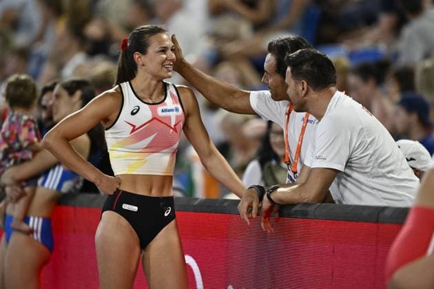 Belgian Elien Vekemans and Athletics coach Fernando Oliva pictured during the final of the women s pole vault event on the fourth day of the European Athletics Championships (August 10-18) in Birmingham, United Kingdom, on Thursday 13 August 2026. ERICxLALMAND  x183325009x