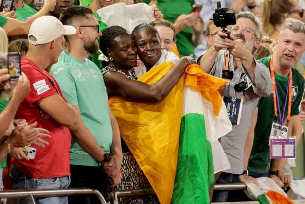 2026 European Athletics Championships, Alexander Stadium, Birmingham, England 13 8 2026 Women™s 200m Final Ireland™s Rhasidat Adeleke celebrates with family after winning a silver medal Rhasidat Adeleke celebrates with family after winning a silver medal 13 8 2026  Copyright: xx 0U6A2661