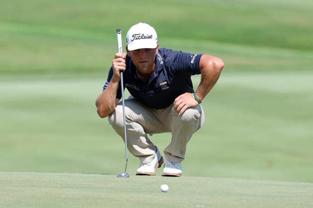 MEMPHIS, TN - AUGUST 13: Michael Brennan of the United States reads a putt on No. 17 during the first round of the FedEx St. Jude Championship, August 13, 2026, at TPC Southwind in Memphis, Tennessee. (Photo by Matthew Maxey Icon Sportswire) GOLF: AUG 13 PGA, Golf Herren FedEx St. Jude Championship EDITORIAL USE ONLY Icon260813072
