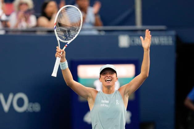 August 13, 2026, Toronto, On, CAN: Poland s Iga Swiatek celebrates her 6-2, 6-3 win over Kazakhstan s Elena Rybakina to clinch the National Bank Open final, in Toronto, Thursday, Aug. 13, 2026. Canada News - August 13, 2026  - ZUMAc35_ 20260813_zaf_c35_097 Copyright: xChrisxYoungx