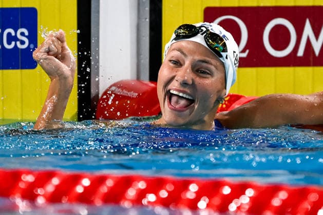 Barbora Seemanova of Czech Republic celebrates after winning the gold medal in the swimming 200m Freestyle Women Final during the European Aquatics Championships at the Olympic Aquatic Center in Paris (France), August 13, 2026. Andrea Staccioli