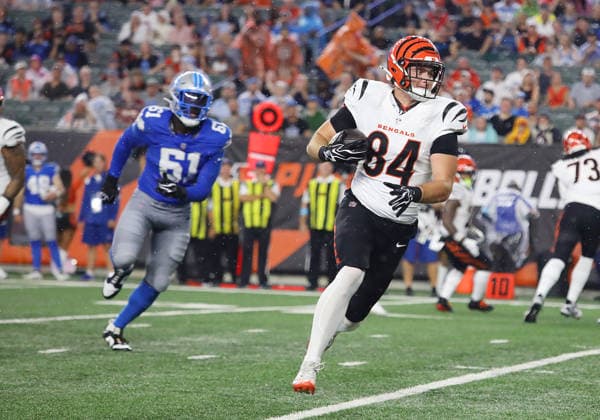 CINCINNATI, OH - AUGUST 13: Tight end Jack Endries 84 of the Cincinnati Bengals scores a touchdown in a preseason game between the Detroit Lions and the Cincinnati Bengals on August 13, 2026, at Paycor Stadium in Cincinnati, OH. (Photo by Jeff Moreland Icon Sportswire) NFL, American Football Herren, USA AUG 13 Lions at Bengals EDITORIAL USE ONLY Icon168260813012