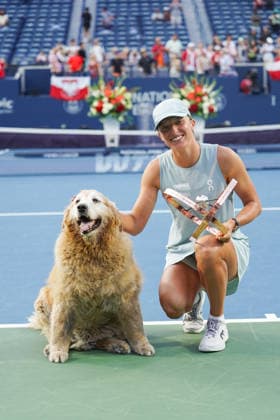 WTA, Tennis Damen Masters 1000 National Bank Open Toronto 2026 - Final Match - Day 13 Iga Swiatek of Poland poses whit the trophy after winning her Women™s Singles final match against Elena Rybakina of Kazakhstan on day 13 of the WTA Masters 1000 National Bank Open at Sobeys Stadium on August 13, 2026 in Toronto, Canada. (Photo by Leonardo Ramirez Eyepix Group) Copyright: xLeonardoxRamirezx xEyepixxGroupx LR_13082026_10430