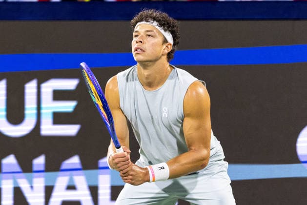 August 13, 2026, Montreal, Quebec, Canada: BEN SHELTON (5) from USA waiting service in match against Brandon Nakashima (28) from USA in final at Canadian Open at IGA stadium in Montreal, Quebec, Canada on 2026-08-13 Montreal Canada - ZUMAl189 20260813_zsp_l189_001 Copyright: xYannickxLegarex