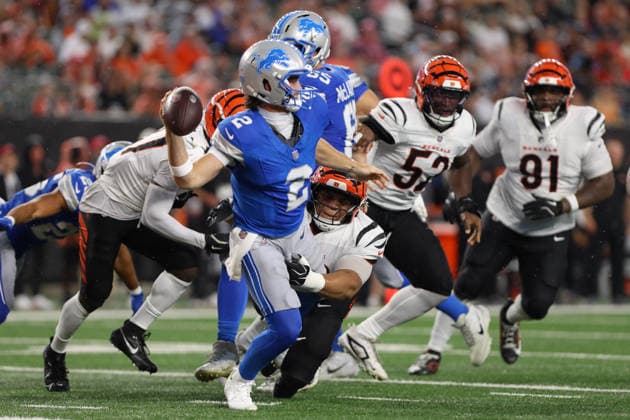 CINCINNATI, OH - AUGUST 13: Detroit Lions quarterback Luke Altmyer (2) passes the ball during the game between the Detroit Lions and the Cincinnati Bengals at Paycor Stadium on August 13, 2026 in Cincinnati, OH. (Photo by Ian Johnson Icon Sportswire) NFL, American Football Herren, USA AUG 13 Lions at Bengals EDITORIAL USE ONLY Icon260813011