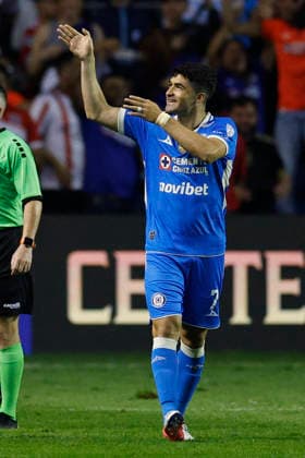 Nicolás Ibánez of Cruz Azul celebrates a goal during a Leagues Cup match between Cruz Azul and the Chicago Fire at SeatGeek Stadium in Bridgeview, United States, 13 August 2026. Leagues Cup: Cruz Azul vs Chicago Fire !ACHTUNG: NUR REDAKTIONELLE NUTZUNG!  Copyright: xKamilxKrzaczynskix AMDEP921 20260814-55021140939_1