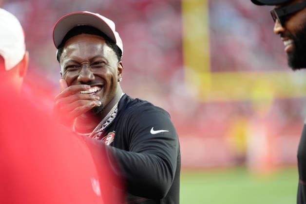 August 13, 2026, Santa Clara, California, USA: NFL, American Football Herren, USA 2026: 49ers vs Titans at Levi s Stadium. Deebo Samuel and Trent Williams on the sidelines during the game. Santa Clara USA - ZUMAk13_ 20260813_zap_k13_028 Copyright: xPaulxKurodax