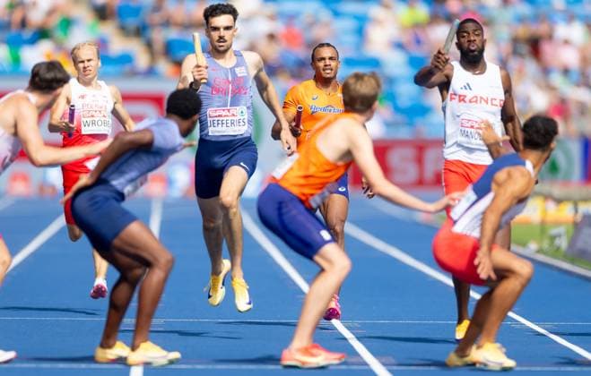 BIRMINGHAM - Eugene Omalla and Daan Kneppers in action during the men s 4x400 relay qualification on the fifth day of the European Athletics Championships. IRIS VAN DEN BROEK ANP xVIxANPxSportx xxANPxIVx 565453162 originalFilename: 565453162.jpg