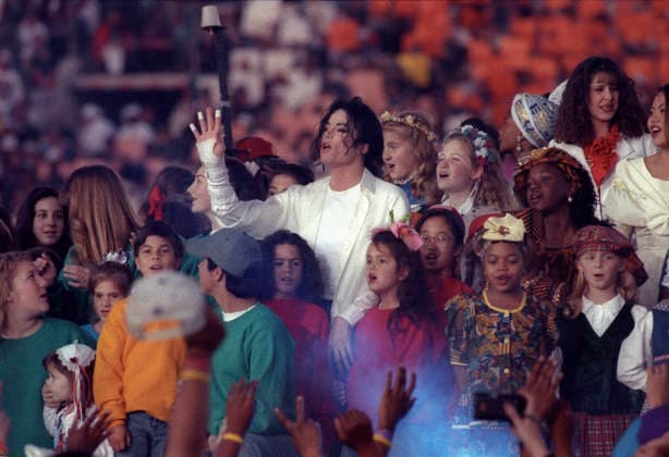 Michael Jackson 1958-2009 King of Pop Michael Joseph Jackson Aug. 29, 1958 - Jun. 25, 2009 American recording artist superstar, entertainer, and businessman - the King of Pop. Debuted music scene at 11 as a member of The Jackson 5. Went solo in 1971 - first 5 albums became record making best-sellers. Jacko s has most Grammy Awards -13. Most Number 1 Singles. Plus over 750 million albums sold. PICTURED: MICHAEL JACKSON during Super Bowl XXVII at the Rose Bowl. Pasadena California U.S. Copyright: xVaughnxYoutzx Pasadena U.S. - ZUMA0827 0827666463st Copyright: xIMAGO VaughnxYoutzx