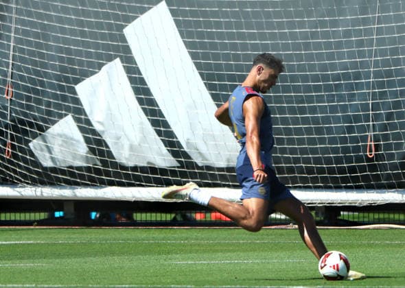 14.08.2026, FC Bayern Training, Saebenerstrasse Muenchen, Fussball, Muenchen, im Bild: Aleksandar Pavlovic (FC Bayern Muenchen) *** August 14, 2026, FC Bayern Training, Saebenerstrasse, Munich, Soccer, Sports, Munich, Pictured: Aleksandar Pavlovic, FC Bayern Munich