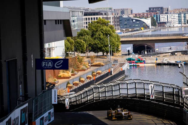 2026 FORMULA E LONDON ePRIX 77 BARNARD Taylor (gbr), DS Penske, DS E-Tense FE25, action during the London ePrix, 16th and 17th round of the 2025-26 ABB FIA Formula E World Championship, WM, Weltmeisterschaft on the ExCel London Circuit from August 14 to 16, 2026 in London, United Kingdom - LondonUnited Kingdom  Copyright: xJULIENxDELFOSSEx