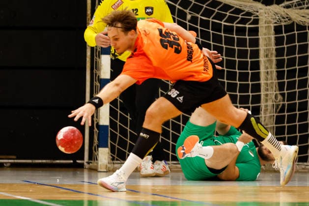 HANDBALL - Graz vs Algeria, test match GRAZ,AUSTRIA,14.AUG.26 - HANDBALL - HSG Graz vs Algeria, test match. Image shows Jura Egon Juranic (Graz) and Thomas Eichberger (Graz).  GEPAxpictures xJamesxDoak