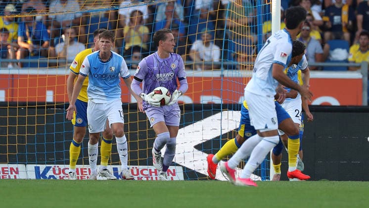 Braunschweig vs Bochum, 2. BL Braunschweig, 14.08.2026, Fußball, Herren, 2. BL, Saison 2026 2027, Eintracht Braunschweig vs. VfL Bochum: Torwart Ron-Thorben Hoffmann (Eintracht Braunschweig) (DFL DFB REGULATIONS PROHIBIT ANY USE OF PHOTOGRAPHS as IMAGE SEQUENCES and or QUASI-VIDEO) Stadion an der Hamburger Straße Niedersachsen Deutschland *** Braunschweig vs. Bochum, 2. Bundesliga Braunschweig, August 14, 2026, Soccer, Men s, 2. Bundesliga, 2026–2027 Season, Eintracht Braunschweig vs. VfL Bochum Goalkeeper Ron Thorben Hoffmann Eintracht Braunschweig DFL DFB REGULATIONS PROHIBIT ANY USE OF PHOTOGRAPHS AS IMAGE SEQUENCES AND OR QUASI-VIDEO Stadion an der Hamburger Straße Lower Saxony Germany