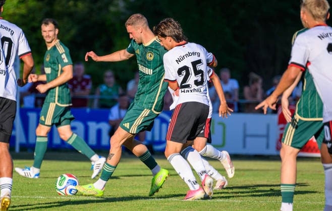 14.08.2026 - Fussball - Saison 2026 2027 - Regionalliga Bayern - 04. Spieltag: SC Eltersdorf SCE ( Quecken ) - 1. FC Nürnberg FCN II ( Club ) - - xwoxzix - Tom Feulner (23, SC Eltersdorf ) Lion Haxhiu (25, 1. FC Nürnberg FCN II ) *** August 14, 2026 Soccer Season 2026–2027 Bavarian Regional League Matchday 04 SC Eltersdorf vs. SCE Quecken 1 FC Nuremberg FCN II Club xwoxzix Tom Feulner 23, SC Eltersdorf Lion Haxhiu 25, 1 FC Nuremberg FCN II