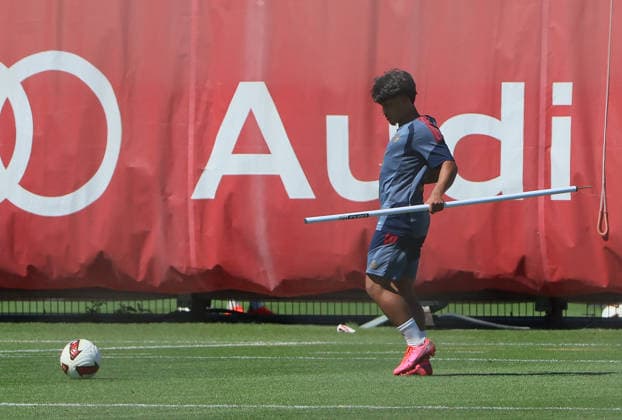14.08.2026, FC Bayern Training, Saebenerstrasse Muenchen, Fussball, Muenchen, im Bild: Maycon Cardozo (FC Bayern Muenchen) *** August 14, 2026, FC Bayern Training, Saebenerstrasse, Munich, Soccer, Sports, Munich, Pictured: Maycon Cardozo, FC Bayern Munich