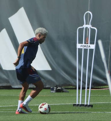 14.08.2026, FC Bayern Training, Saebenerstrasse Muenchen, Fussball, Muenchen, im Bild: Luis Diaz (FC Bayern Muenchen) *** August 14, 2026, FC Bayern Training, Saebenerstrasse, Munich, Soccer, Sports, Munich, Pictured: Luis Diaz, FC Bayern Munich