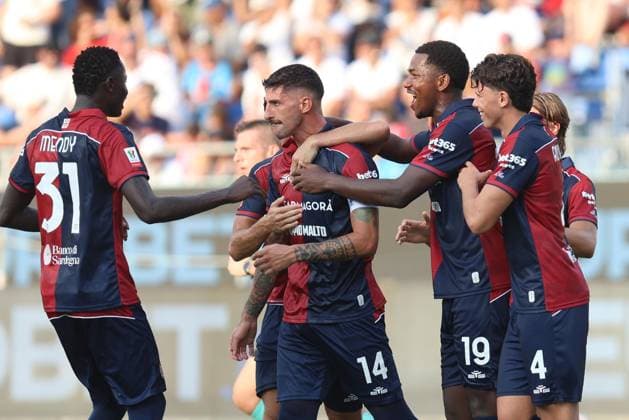 Foto IPP Fabio Murru Cagliari 14 08 2026 Calcio Coppa Italia 2026 2027 Cagliari vs Arezzo nella foto: l’esultanza del cagliari per il gol di Alessandro Deiola Italy Photo Press - World Copyright CAGLIARI italy ITALY  Copyright: xR4924_italyphotopressx