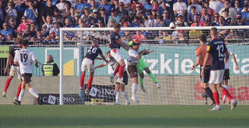 1-2 Tor durch Phil Harres (Holstein Kiel) Fussball, Herren, Saison 2026 2027, 2.BL, Holstein Stadion, Holstein Kiel gegen FC St Pauli DFL REGULATIONS PROHIBIT ANY USE OF PHOTOGRAPHS AS IMAGE SEQUENCES AND OR QUASI-VIDEO. *** 1 2 Goal by Phil Harres, Holstein Kiel Soccer, Men s, 2026–2027 Season, 2 Bundesliga, Holstein Stadium, Holstein Kiel vs. FC St. Pauli DFL regulations prohibit any use of photographs as image sequences and or quasi-video