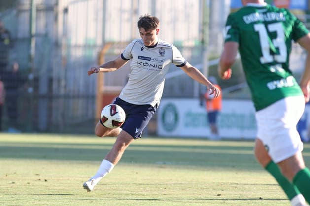 Fußball Regionalliga Nordost: BSG Chemie Leipzig - FC Carl Zeiss Jena; 14.08.2026 Jannes Werner (24, Carl Zeiss Jena). Fußball, Regionalliga Nordost, Saison 2026 2027, 5. Spieltag: BSG Chemie Leipzig vs. FC Carl Zeiss Jena am 14.08.2026 im Alfred-Kunze-Sportpark, Leipzig Leutzsch. *** Soccer, Northeast Regional League: BSG Chemie Leipzig vs. FC Carl Zeiss Jena, August 14, 2026; Jannes Werner 24, Carl Zeiss Jena Soccer, Northeast Regional League, 2026–2027 Season, Matchday 5: BSG Chemie Leipzig vs. FC Carl Zeiss Jena on August 14, 2026, at Alfred Kunze Sportpark, Leipzig Leutzsch Copyright: xBEAUTIFULxSPORTS JanxKaeferx