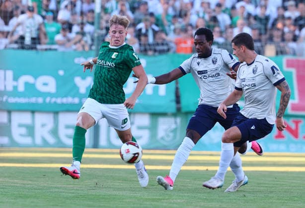 Leipzig, 14.08.2026, Alfred-Kunze-Sportpark, Regionalliga NO , Spieltag 5 , BSG CHEMIE LEIPZIG vs. FC CARL-ZEISS JENA , Im Bild v.l.: Rajik Lisinski (27, Chemie), Miguel Boog (25, Jena) und Moritz Fritz (23, Jena) , *** Leipzig, August 14, 2026, Alfred Kunze Sportpark, Regionalliga NO, Matchday 5, BSG CHEMIE LEIPZIG vs. FC CARL ZEISS JENA. Pictured from left: Rajik Lisinski, 27, Chemie; Miguel Boog, 25, Jena; and Moritz Fritz, 23, Jena, Picture Point