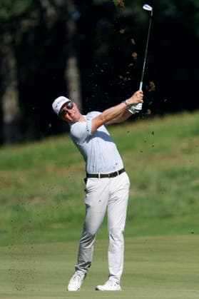 MEMPHIS, TN - AUGUST 14: Ben Griffin of the United States watches his approach shot on No. 7 during the second round of the FedEx St. Jude Championship, August 14, 2026, at TPC Southwind in Memphis, Tennessee. (Photo by Matthew Maxey Icon Sportswire) GOLF: AUG 14 PGA, Golf Herren FedEx St. Jude Championship EDITORIAL USE ONLY Icon260814023