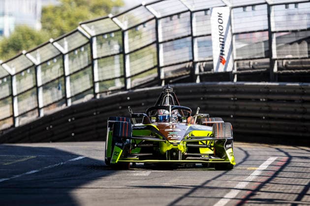 2026 FORMULA E LONDON ePRIX 33 TICKTUM Dan (gbr), Cupra Kiro, Porsche 99X Electric WCG3, action during the London ePrix, 16th and 17th round of the 2025-26 ABB FIA Formula E World Championship, WM, Weltmeisterschaft on the ExCel London Circuit from August 14 to 16, 2026 in London, United Kingdom -  Copyright: xGREGORYxLENORMANDx