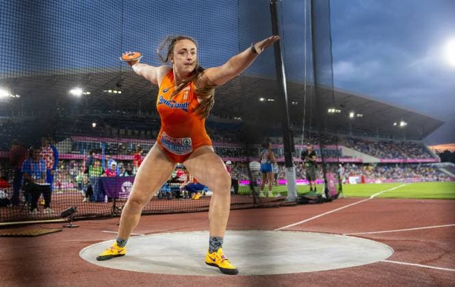 BIRMINGHAM - Jorinde van Klinken in action in the discus throw final on the fifth day of the European Athletics Championships. IRIS VAN DEN BROEK ANP xVIxANPxSportx xxANPxIVx 565479341 originalFilename: 565479341.jpg