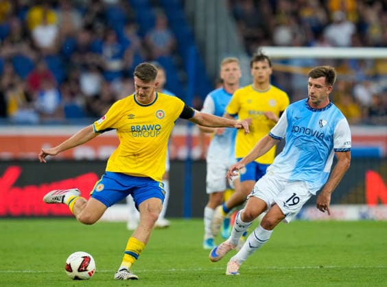 Florian Flick (Eintracht Braunschweig, 6) und Daniel Hanslik (VfL Bochum 1848, 19) GER, Eintracht Braunschweig vs VfL Bochum 1848, 2. Bundesliga, 2. Spieltag, Saison 2026-27, 14.08.2026 DFL REGULATIONS PROHIBIT ANY USE OF PHOTOGRAPHS AS IMAGE SEQUENCES AND OR QUASI-VIDEO GER, Eintracht Braunschweig vs VfL Bochum 1848, 2. Bundesliga, 2. Spieltag, Saison 2026-27, 14.08.2026 Braunschweig *** Florian Flick, Eintracht Braunschweig, 6, and Daniel Hanslik, VfL Bochum 1848, 19, GER, Eintracht Braunschweig vs. VfL Bochum 1848, 2. Bundesliga, Matchday 2, 2026–27 Season, August 14, 2026. DFL regulations prohibit any use of photographs as image sequences and or quasi-video. GER, Eintracht Braunschweig vs. VfL Bochum 1848, 2. Bundesliga, Matchday 2, 2026–27 Season, August 14, 2026, Braunschweig Copyright: xEibner-Pressefoto ScottxColemanx EP_SCN