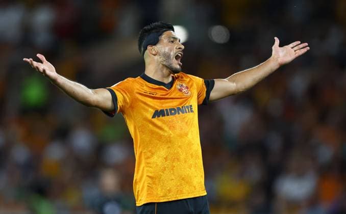 Raul JimÃ nez of Wolverhampton Wanderers shows a look of frustration Wolverhampton Wanderers v Blackburn Rovers, EFL Sky Bet Championship, Football, Molineux, Wolverhampton, UK - 14 Aug 2026Wolverhampton Molineux United Kingdom EDITORIAL USE ONLY No use with unauthorised audio, video, data, fixture lists, club league logos or live services. Online in-match use limited to 120 images, no video emulation. No use in betting, games or single club league player publications.  Copyright: xKieranxMcManus Shutterstockx 17070083ap