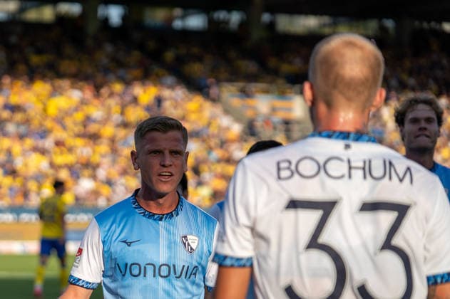 Deutschland: Fussball 2. Bundesliga, 2. Spieltag 2026 2027, Eintracht Braunschweig - VfL Bochum am 14.08.2026 in Braunschweig (Eintracht-Stadion): Tor zum 0:1 Philipp Hofmann (VfL Bochum, 33) Jubel, Freude, Torjubel, Emotionen Enis Cokaj (VfL Bochum, 6) *** German Soccer 2. Bundesliga, Matchday 2, 2026–2027, Eintracht Braunschweig vs. VfL Bochum on August 14, 2026, at Eintracht Stadium in Braunschweig; Goal to make it 0–1 by Philipp Hofmann (VfL Bochum), 33; Cheering, joy, goal celebration, emotions; Enis Cokaj (VfL Bochum), 6 Copyright: xSvenxHeidmannx