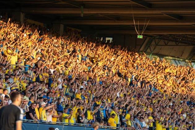 Deutschland: Fussball 2. Bundesliga, 2. Spieltag 2026 2027, Eintracht Braunschweig - VfL Bochum am 14.08.2026 in Braunschweig (Eintracht-Stadion): Fans, Jubel, Anfeuerung *** German Soccer 2. Bundesliga, Matchday 2, 2026–2027, Eintracht Braunschweig vs. VfL Bochum on August 14, 2026, at Eintracht Stadium in Braunschweig—fans, cheering, and support Copyright: xSvenxHeidmannx