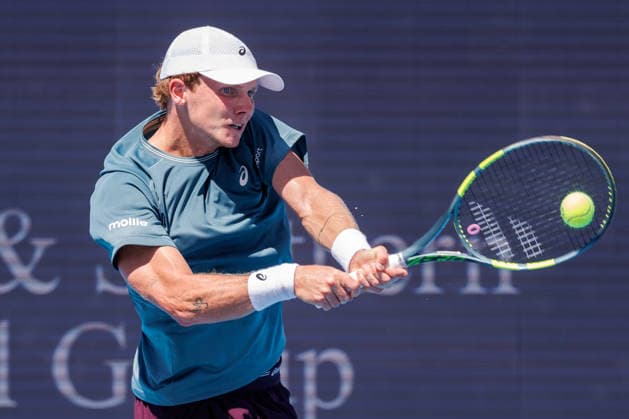August 14, 2026, Mason, Ohio, U.S: Jesper De Jong (NED) hits a two-handed backhand during FridayÃ¢â‚¬â ¢s first round of the Cincinnati Open at the Lindner Family Tennis Center , Mason, Oh. Mason U.S - ZUMAs304 20260814_zaf_s304_008 Copyright: xScottxStuartx