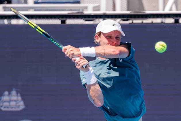 August 14, 2026, Mason, Ohio, U.S: Jesper De Jong (NED) returns a shot during FridayÃ¢â‚¬â ¢s first round of the Cincinnati Open at the Lindner Family Tennis Center , Mason, Oh. Mason U.S - ZUMAs304 20260814_zaf_s304_009 Copyright: xScottxStuartx