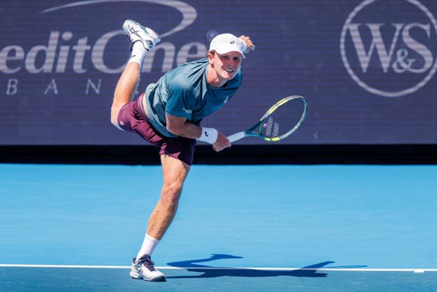 August 14, 2026, Mason, Ohio, U.S: Jesper De Jong (NED) serves during FridayÃ¢â‚¬â ¢s first round of the Cincinnati Open at the Lindner Family Tennis Center , Mason, Oh. Mason U.S - ZUMAs304 20260814_zaf_s304_010 Copyright: xScottxStuartx