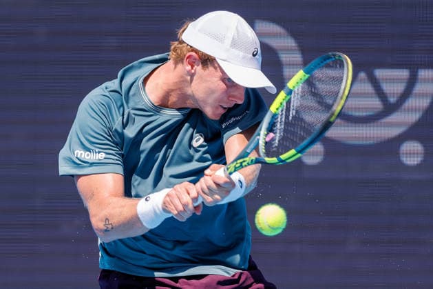 August 14, 2026, Mason, Ohio, U.S: Jesper De Jong (NED) hits a two-handed backhand during FridayÃ¢â‚¬â ¢s first round of the Cincinnati Open at the Lindner Family Tennis Center , Mason, Oh. Mason U.S - ZUMAs304 20260814_zaf_s304_011 Copyright: xScottxStuartx