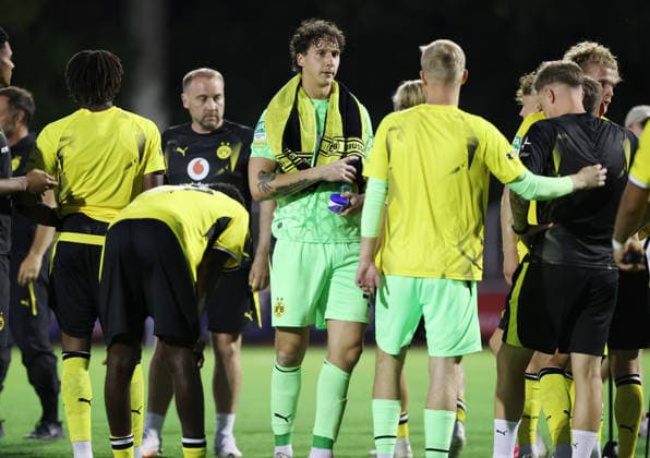 Freitag 14.08.2026, Saison 2026 27, 3. Spieltag der Regionalliga West in der Belkaw Arena Bergisch Gladbach, SV Bergisch Gladbach 09 - BVB 09 Borussia Dortmund II, Jubel nach Abpfiff: Silas Osztrinski (Torwart, BVB II) *** Friday, August 14, 2026, 2026–27 season, Matchday 3 of the Regionalliga West at the Belkaw Arena in Bergisch Gladbach, SV Bergisch Gladbach 09 vs. BVB 09 Borussia Dortmund II, Celebrations after the final whistle: Silas Osztrinski, goalkeeper, BVB II
