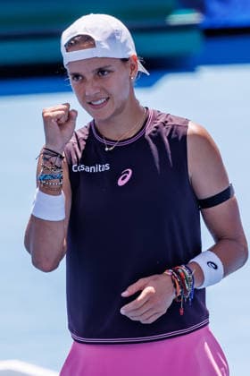 August 14, 2026, Mason, Ohio, U.S: Emiliana Arango (COL) gives a fist pump to her coach after winning at FridayÃ¢â‚¬â ¢s first round of the Cincinnati Open at the Lindner Family Tennis Center , Mason, Oh. Mason U.S - ZUMAs304 20260814_zaf_s304_037 Copyright: xScottxStuartx