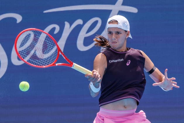 August 14, 2026, Mason, Ohio, U.S: Emiliana Arango (COL) hits a forehand shot during FridayÃ¢â‚¬â ¢s first round of the Cincinnati Open at the Lindner Family Tennis Center , Mason, Oh. Mason U.S - ZUMAs304 20260814_zaf_s304_038 Copyright: xScottxStuartx