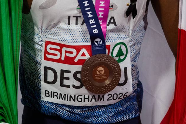 The Bronze medal hangs down in front of the name badge of Eseosa Fostine Desalu after the Mens 200m at the European Atheltics Championships at Alexander Stadium in Birmingham, England (Sean Walsh Sports Press Photo)  Copyright: xSeanxWalshx Sportspressphoto_SPR206529