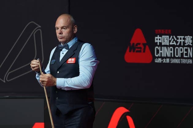 TAIYUAN, CHINA - AUGUST 14: Stuart Bingham of England chalks the cue in the Quarterfinal match against Zhang Anda of China on day 7 of the 2026 World Snooker Tour China Open at Taiyuan Binhe Sports Center on August 14, 2026 in Taiyuan, Shanxi Province of China.  Copyright: xTaixChengzhex 111660012656