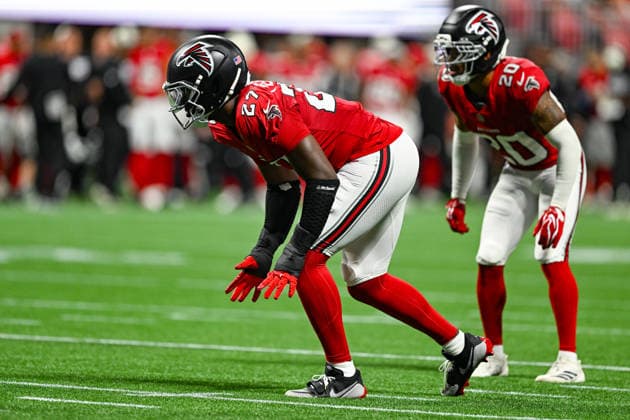 ATLANTA, GA - AUGUST 14: Atlanta linebacker James Pearce Jr. (27) gets set on defense during the NFL, American Football Herren, USA pre-season game between the Denver Broncos and the Atlanta Falcons on August 14th, 2026 at Mercedes-Benz Stadium in Atlanta, GA. (Photo by Rich von Biberstein Icon Sportswire) NFL: AUG 14 Broncos at Falcons EDITORIAL USE ONLY Icon260814036