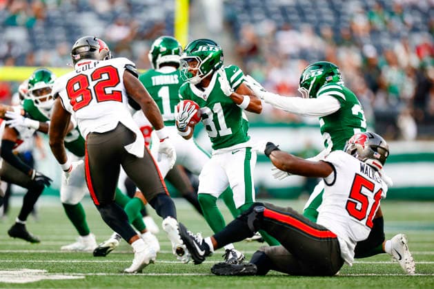 August 14, 2026: During the game, New York Jets wide receiver Jamaal Pritchett (81) advances the ball upfield against the Tampa Bay Buccaneers in a NFL, American Football Herren, USA preseason game at MetLife Stadium in East Rutherford, NJ. The Tampa Bay Buccaneers defeat the New York Jets 24-16. Cal Media East Rutherford USA - ZUMAc04_ 20260814_faf_c04_066 Copyright: xShaquanxWoodyx