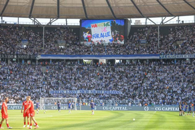 15.08.2026, xtgx, Fussball 2. Bundesliga, Hertha BSC Berlin - 1. FC Heidenheim, v.l. Symbolfoto, Symbolbild, Symbol Anzeigetafel Banner SPruchband Ha Ho He Liebe für alle, CSD, Anschlag (DFL DFB REGULATIONS PROHIBIT ANY USE OF PHOTOGRAPHS as IMAGE SEQUENCES and or QUASI-VIDEO) Berlin *** August 15, 2026, xtgx, Soccer 2. Bundesliga, Hertha BSC Berlin 1 FC Heidenheim, from left: stock photo, stock image, stock scoreboard banner, slogan banner, Ha Ho He, love for all, CSD, notice: DFL and DFB regulations prohibit any use of photographs as image sequences and or quasi-video, Berlin