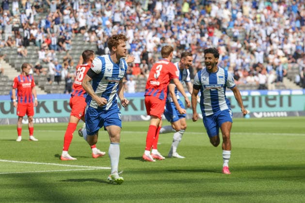 15.08.2026, xtgx, Fussball 2. Bundesliga, Hertha BSC Berlin - 1. FC Heidenheim, v.l. Sebastian Grönning (Hertha, 17) Jubel, Torjubel, jubelt ueber das Tor, celebrate the goal, celebration (DFL DFB REGULATIONS PROHIBIT ANY USE OF PHOTOGRAPHS as IMAGE SEQUENCES and or QUASI-VIDEO) Berlin *** August 15, 2026, xtgx, Soccer 2. Bundesliga, Hertha BSC Berlin vs. FC Heidenheim, from left: Sebastian Grönning (Hertha), 17, cheering, Goal celebration, celebrating the goal, DFL DFB REGULATIONS PROHIBIT ANY USE OF PHOTOGRAPHS as IMAGE SEQUENCES and or QUASI-VIDEO Berlin