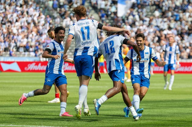 15.082026, xtgx, Fussball - 2.Bundesliga Hertha BSC Berlin - 1.FC Heidenheim emspor, v.l. Jubel nach dem 3:0 durch Deyovaisio Zeefuik (Hertha, 42) (DFL DFB REGULATIONS PROHIBIT ANY USE OF PHOTOGRAPHS as IMAGE SEQUENCES and or QUASI-VIDEO) Berlin *** 15 08 20 26, xtgx, Soccer 2. Bundesliga Hertha BSC Berlin 1 FC Heidenheim emspor, from left: Celebrations after Deyovaisio Zeefuik’s 3-0 goal for Hertha, 42 DFL DFB REGULATIONS PROHIBIT ANY USE OF PHOTOGRAPHS AS IMAGE SEQUENCES AND OR QUASI-VIDEO Berlin