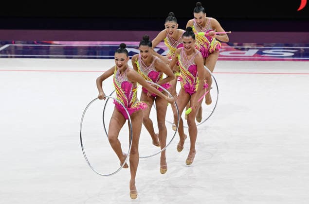 15.08.2026, xhbx, Rhythmische Sportgymnastik Weltmeisterschaft 2026, v.l. Team, Gruppe, Group, Mannschaft Spanien, Spain 3 Reifen, 2 Keulen Übung Frankfurt am Main *** August 15, 2026, xhbx, 2026 Rhythmic Gymnastics World Championships, from left: Team, Group, Spain, 3 hoops, 2 clubs routine, Frankfurt am Main