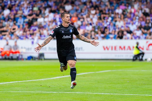 15.08.2026 - Fußball, 2026 2027, 2. Bundesliga, 2. Spieltag, VfL Osnabrück - 1. FC Magdeburg: Mateusz Zukowski (Magdeburg) jubelt nach seinem vermeintlichen Tor zum 0:3, das wegen Abseits aberkannt wurde DFL REGULATIONS PROHIBIT ANY USE OF PHOTOGRAPHS AS IMAGE SEQUENCES AND OR QUASI-VIDEO. *** August 15, 2026 Soccer, 2026–2027, 2. Bundesliga, Matchday 2, VfL Osnabrück 1 FC Magdeburg Mateusz Zukowski Magdeburg celebrates after his supposed goal to make it 0–3, which was disallowed for offside DFL REGULATIONS PROHIBIT ANY USE OF PHOTOGRAPHS AS IMAGE SEQUENCES AND OR QUASI-VIDEO