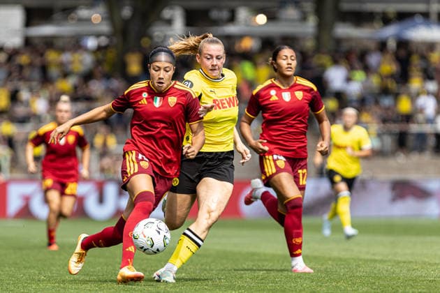 Testspiel: Borussia Dortmund Frauen - AS Roma Frauen; 15.08.2026 Oihane Valdezate (AS Roma Frauen, 6), Ramona Maier (Borussia Dortmund Frauen, 7) Testspiel, BVB-Saisoneröffnung 2026 27: Borussia Dortmund Frauen - AS Roma Frauen; Rote Erde, Dortmund; 15.08.2026 *** Friendly Match: Borussia Dortmund Women vs. AS Roma Women, August 15, 2026; Oihane Valdezate (AS Roma Women), 6; Ramona Maier (Borussia Dortmund Women), 7; Friendly Match, BVB 2026 Season Opener, August 27, Borussia Dortmund Women vs. AS Roma Women, Rote Erde, Dortmund, August 15, 2026 Copyright: xBEAUTIFULxSPORTS Buriakovx