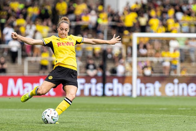 Testspiel: Borussia Dortmund Frauen - AS Roma Frauen; 15.08.2026 Jacqueline Meißner (Borussia Dortmund Frauen, 16) Testspiel, BVB-Saisoneröffnung 2026 27: Borussia Dortmund Frauen - AS Roma Frauen; Rote Erde, Dortmund; 15.08.2026 *** Friendly Match: Borussia Dortmund Women vs. AS Roma Women, August 15, 2026; Jacqueline Meißner, Borussia Dortmund Women; 16th Friendly Match; BVB 2026 Season Opener; August 27, 2026; Borussia Dortmund Women vs. AS Roma Women at Rote Erde, Dortmund, August 15, 2026 Copyright: xBEAUTIFULxSPORTS Buriakovx